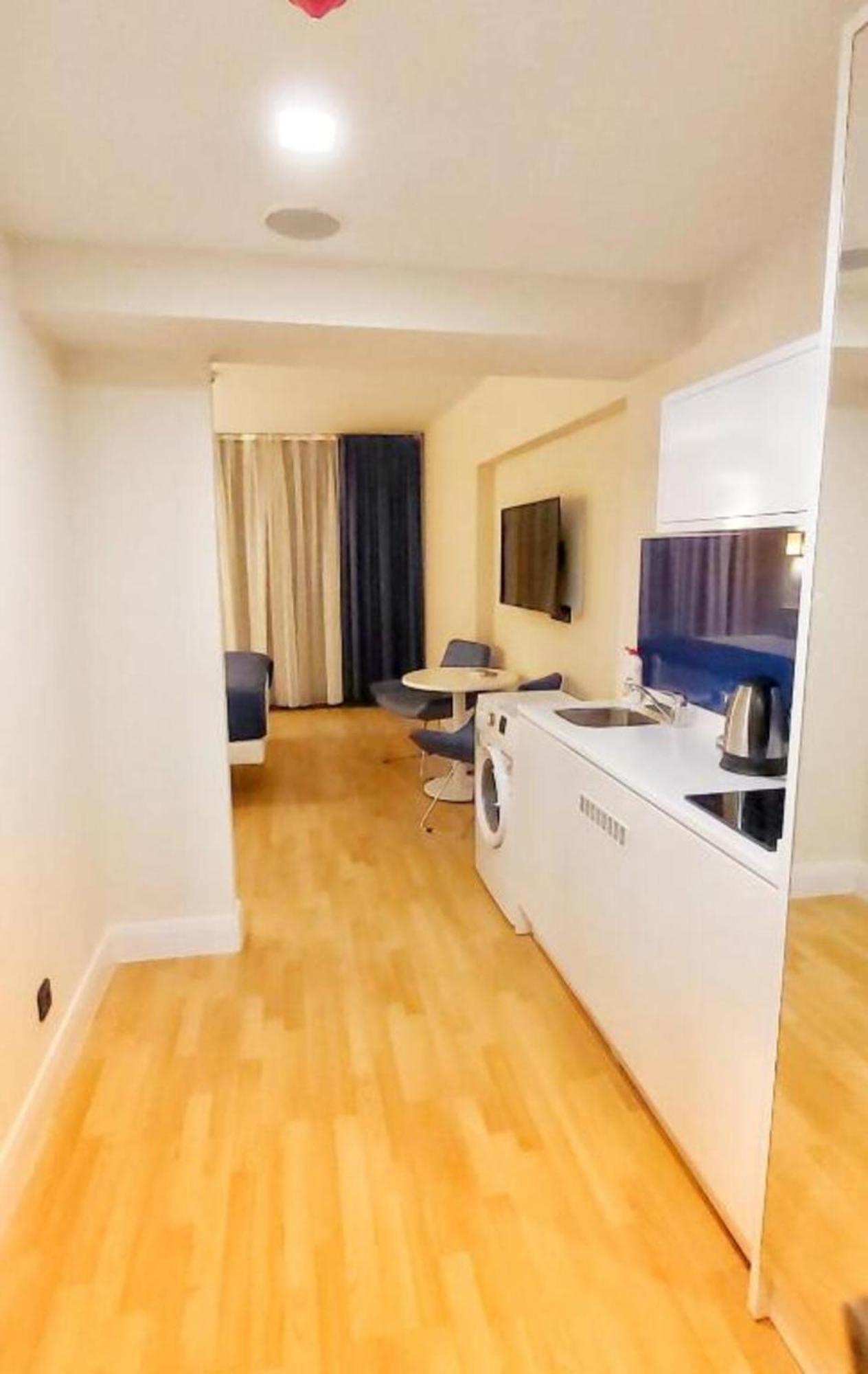 Luxury Apartamnets * באטומי