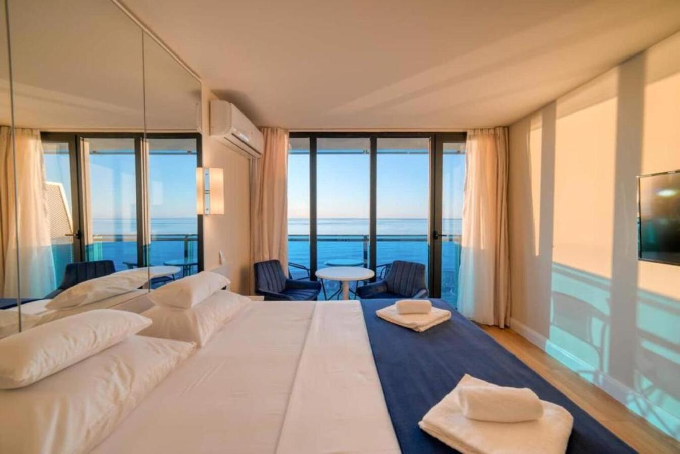Luxury Apartamnets *